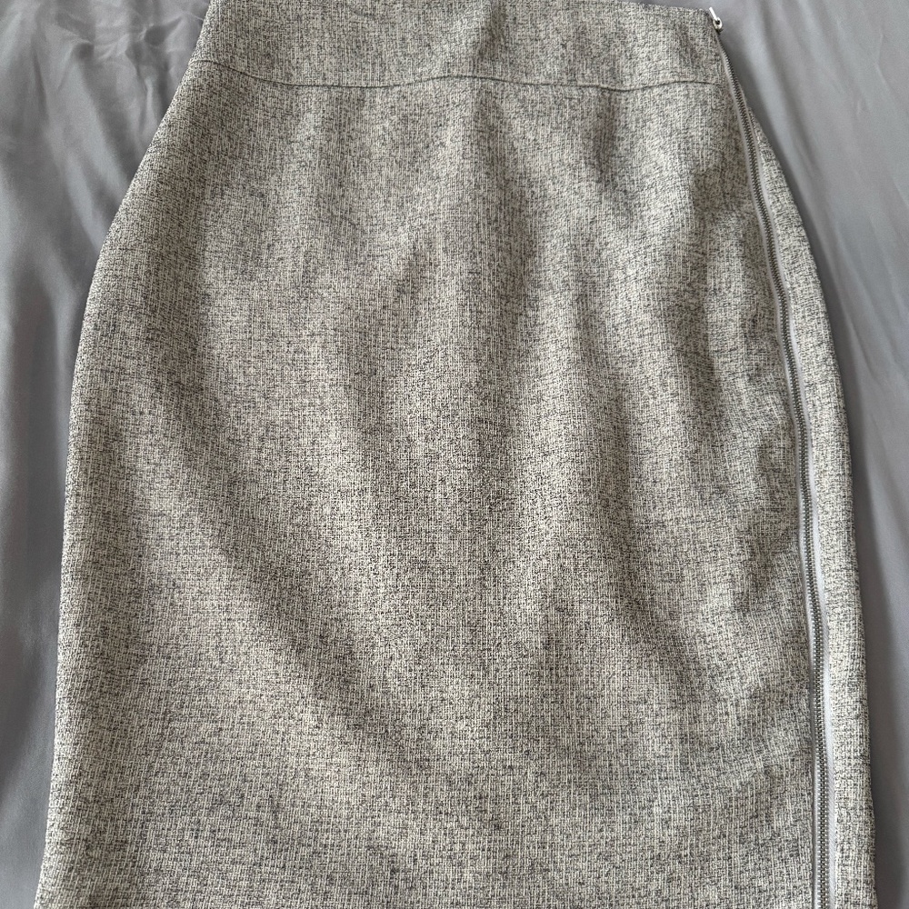 Light gray tweed pencil skirt